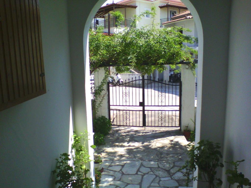 Karagiozos Studios & Apartments Skopelos Eksteriør billede