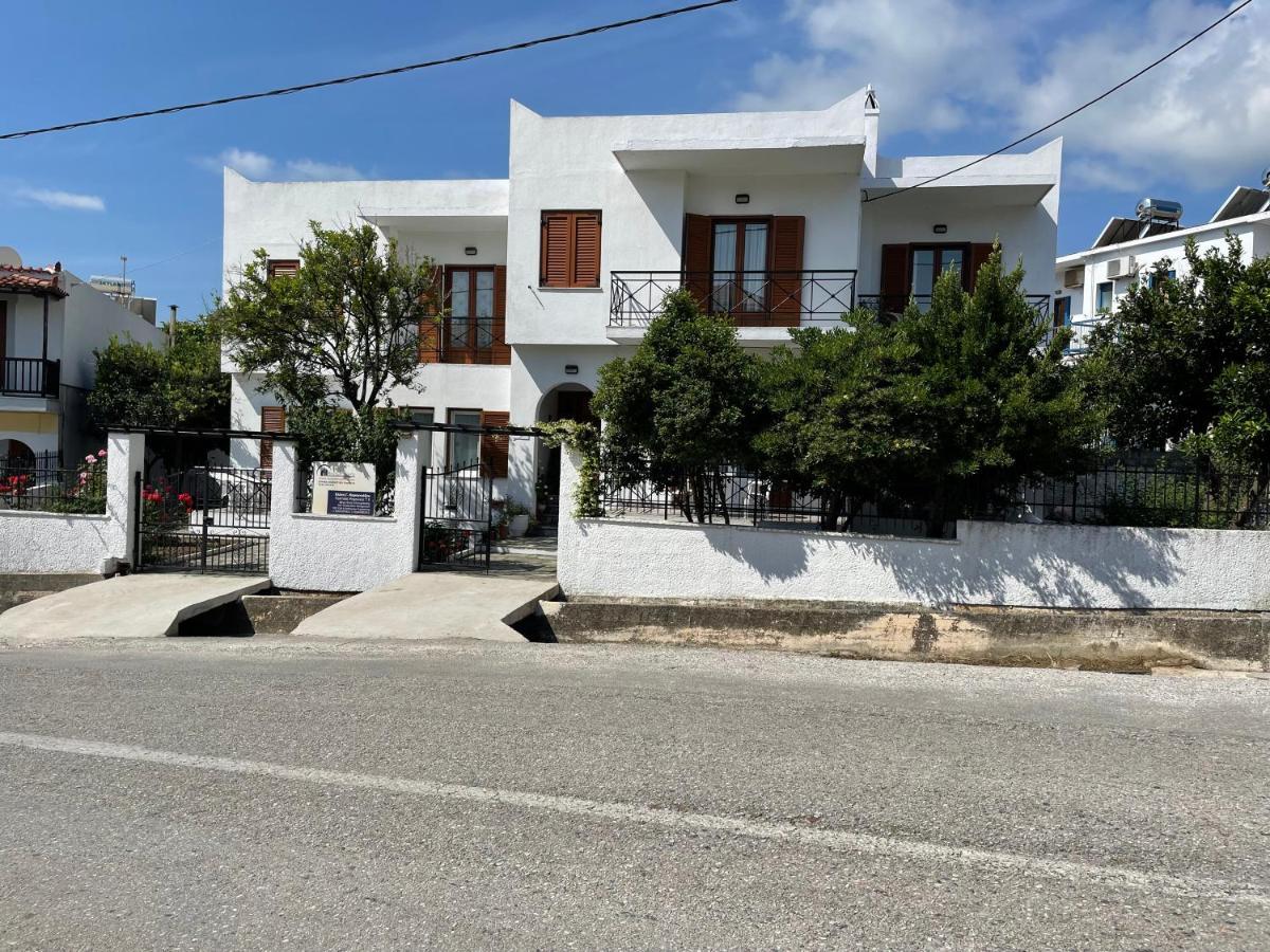Karagiozos Studios & Apartments Skopelos Eksteriør billede