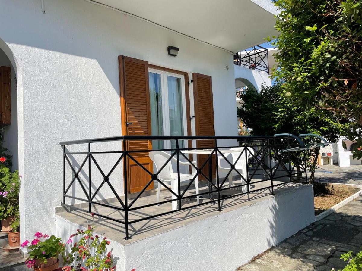 Karagiozos Studios & Apartments Skopelos Eksteriør billede