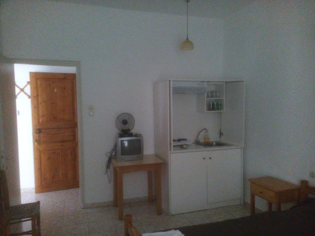 Karagiozos Studios & Apartments Skopelos Eksteriør billede