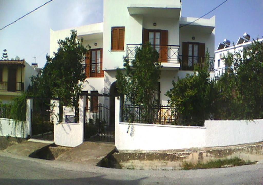 Karagiozos Studios & Apartments Skopelos Eksteriør billede